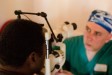 Oculisti_della_Loloma_Foundation_nei_villaggi_delle_Yasawa